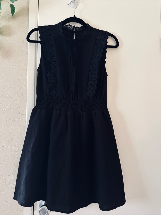 Sweet Wanderer Dresses & Skirts - Sweet Wanderer Black Sleeveless Lace Dress Size Medium